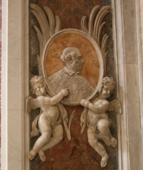 교황 성 식스토 1세2_in the Basilica of St Peter in Vatican City.jpg